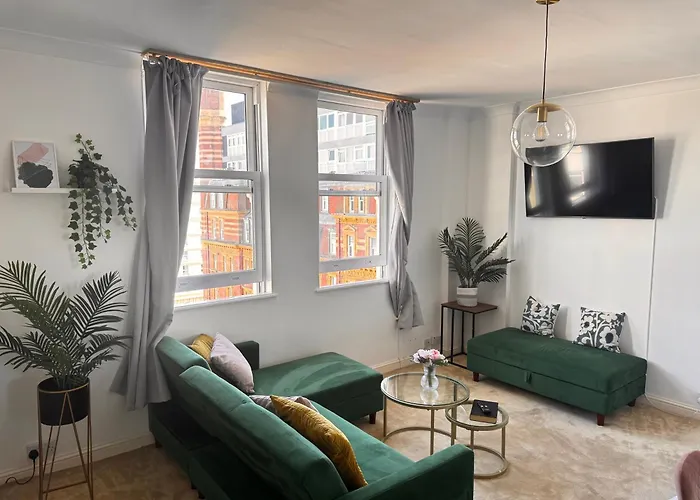Serene Ocean Side Apartment Btn